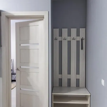 Near Dolphinarium טרוסקבץ