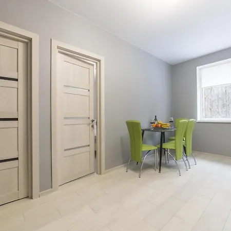 Near Dolphinarium * טרוסקבץ